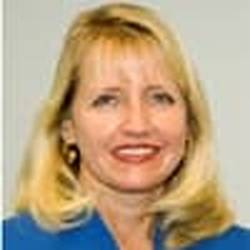  Elisabeth Handley