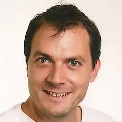 Dr. Filip Floegel
