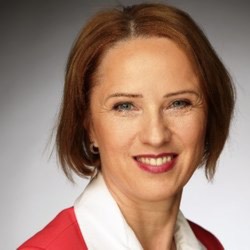 Dr. Claudia Hilker